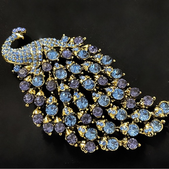 ✨Stunning Blue Peacock Brooch with Crystals - Picture 1 of 2